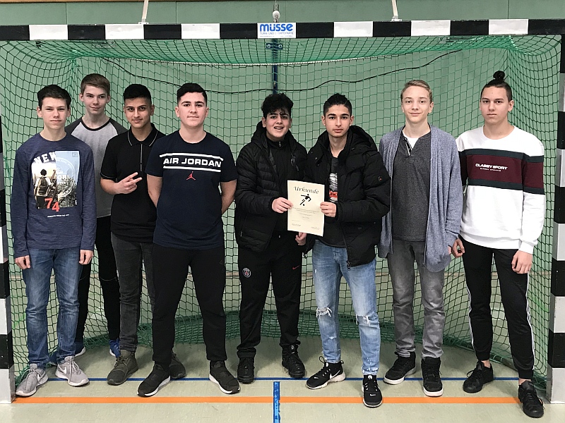8aJungen
