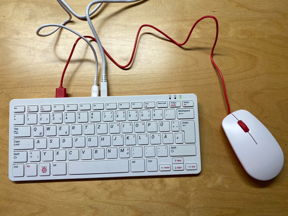 Tastatur, Maus und Kabel